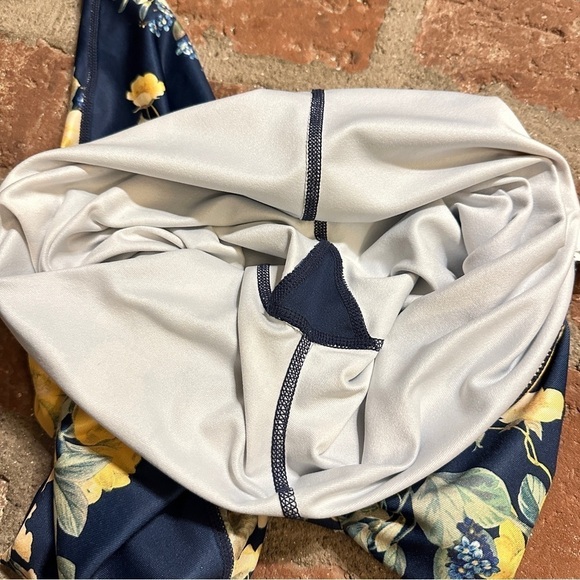 Joy Lab Navy and Yellow Floral Leggings Size Small - Picture 5 of 16